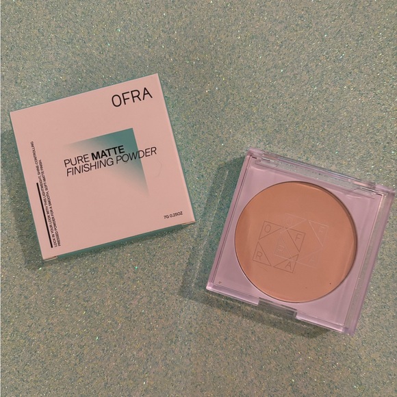 Brand new with Tags Matte Finish Setting Powder - Light Beige - Picture 4 of 14